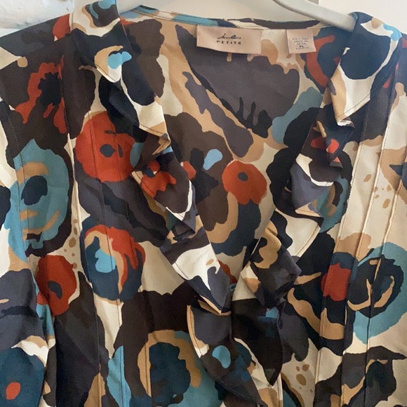 i.e. petite 100% Silk V-Neck Ruffled Floral Blouse - Picture 9 of 11